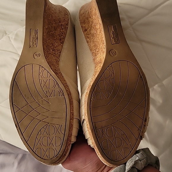 Shimmery wedges - Picture 2 of 5